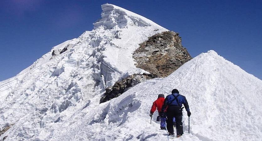 lobuche peak sherpa1